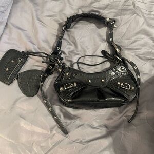 Balenciaga le cagole shoulder bag